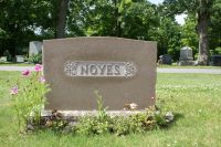 J. Allen Noyes monument (obverse)